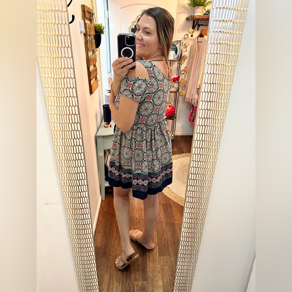 SALE || COLD SHOULDER || Spring ready dress - Picture 4 of 6